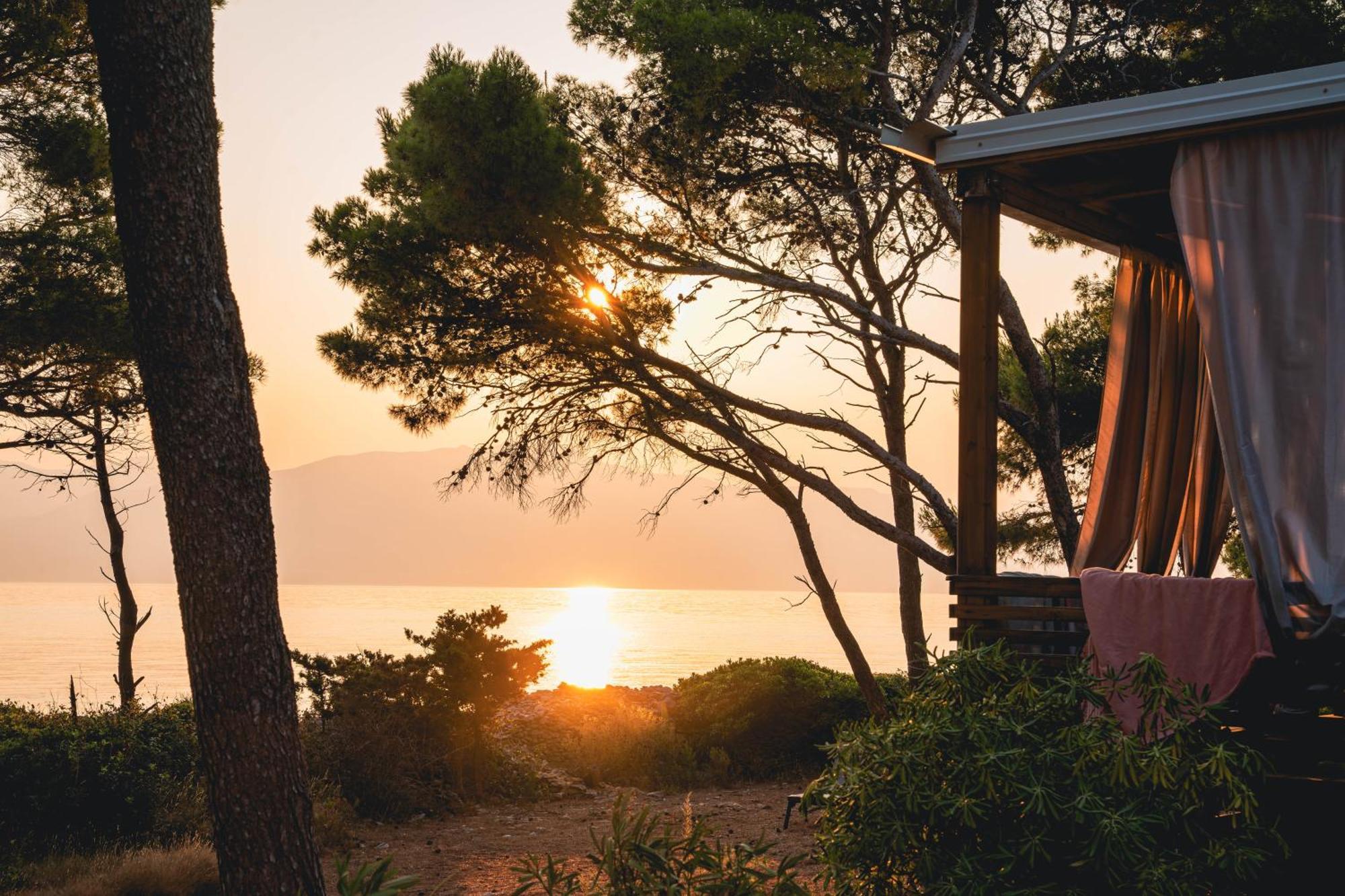 Boutique Camping Bunja 苏佩塔尔 外观 照片